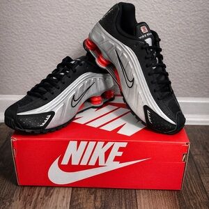 Nike Shox R4 Size 7Y or 8.5W